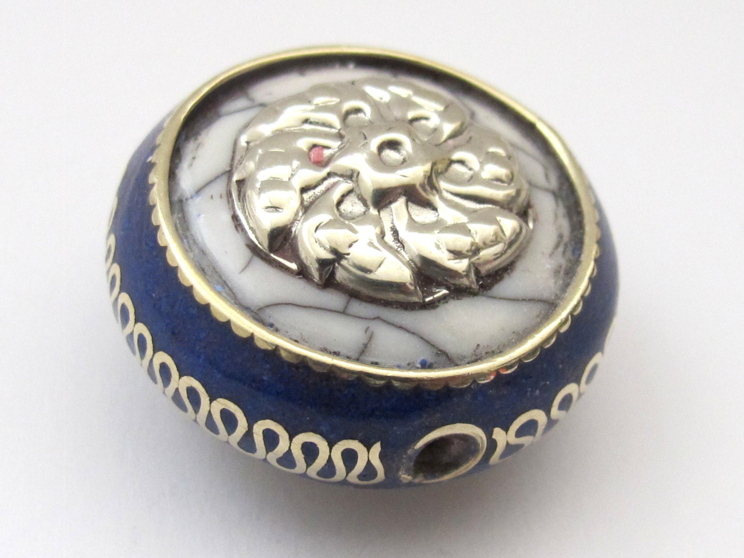 1 BEAD - Reversible Tibetan white crackle resin bead with lapis and brass inlay and silver star floral design - BD519E
