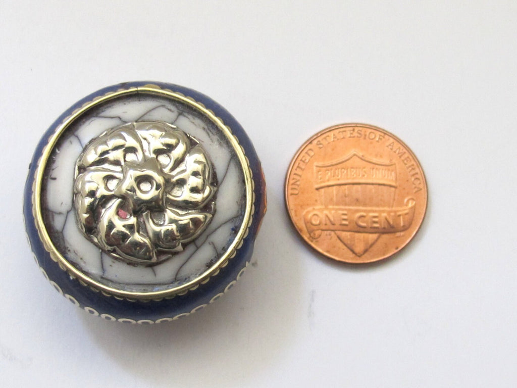 1 BEAD - Reversible Tibetan white crackle resin bead with lapis and brass inlay and silver star floral design - BD519E