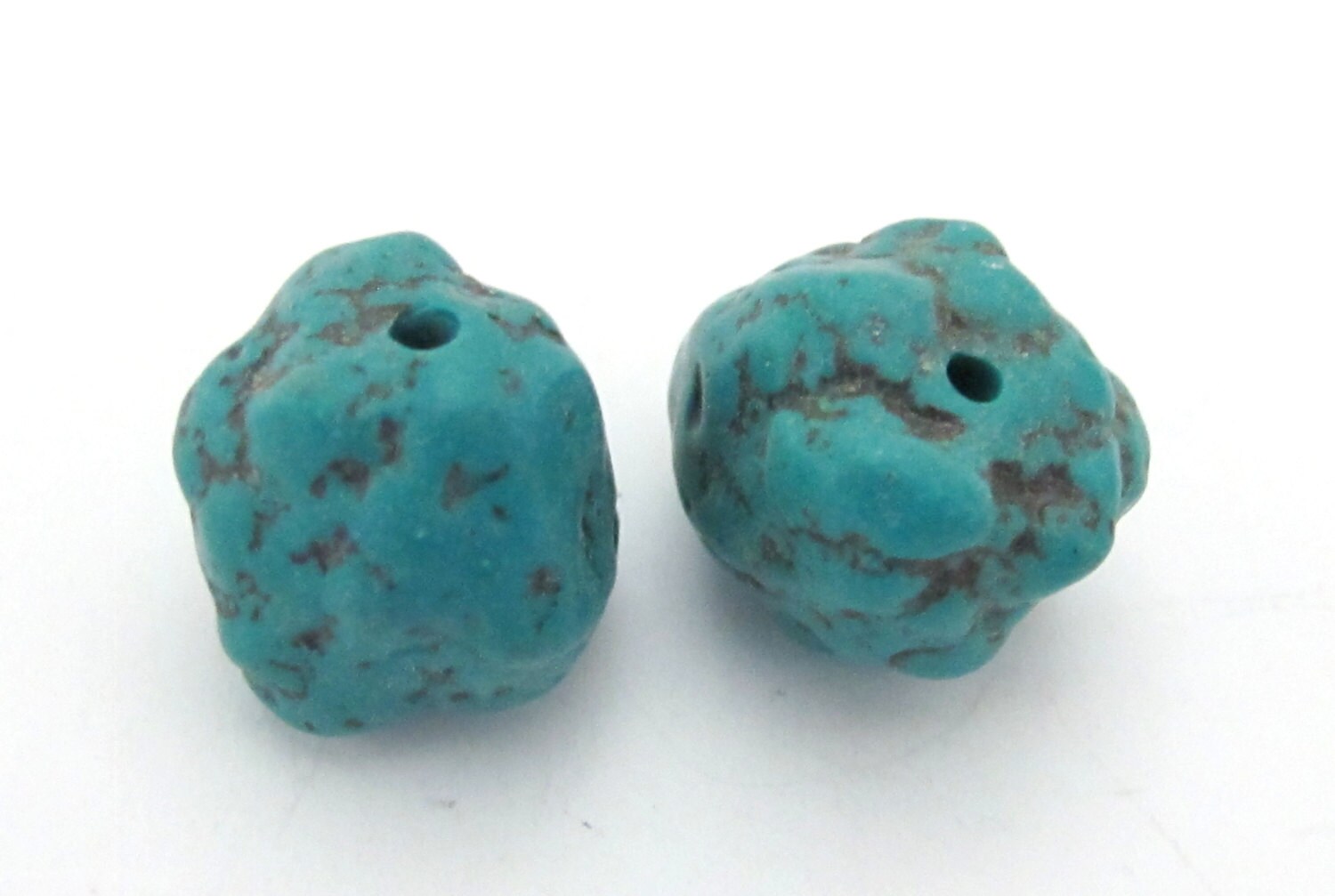 2 BEADS - Thick Tibetan turquoise nugget gemstone beads from Nepal - GM271