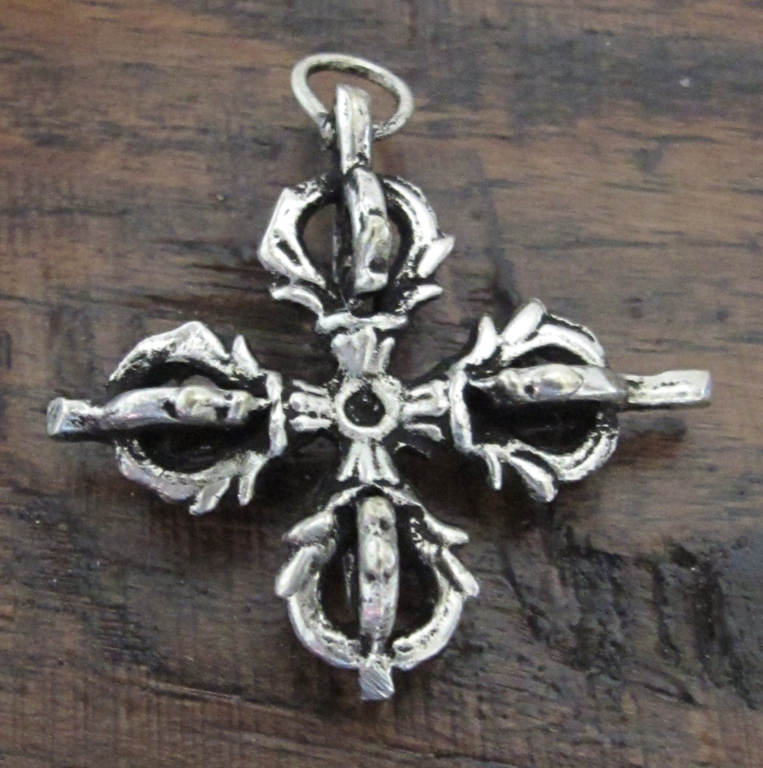 Tibetan double dorje vajra pendant - CP045