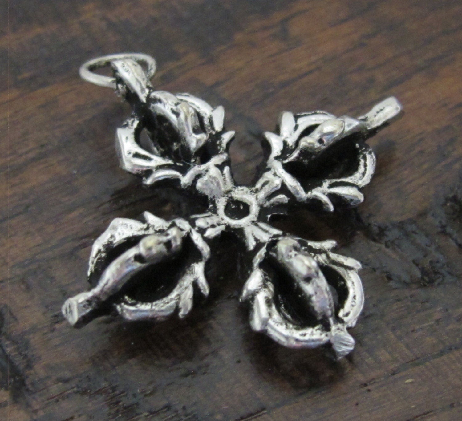 Tibetan double dorje vajra pendant - CP045