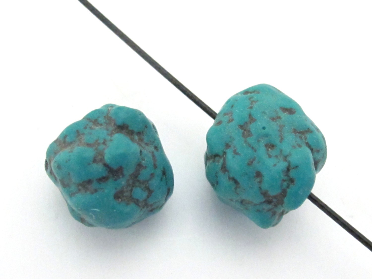 2 BEADS - Thick Tibetan turquoise nugget gemstone beads from Nepal - GM271