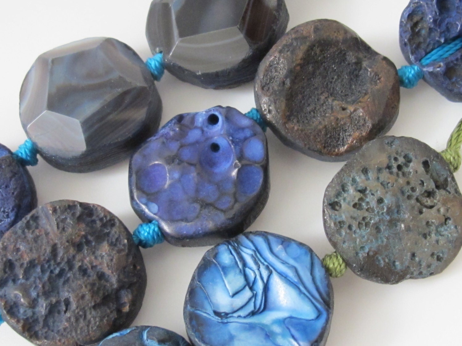 2 BEADS - Large 20 - 21 mm reversible Natural rough agate coin slab beads and facet cut smooth on reverse side - GM279