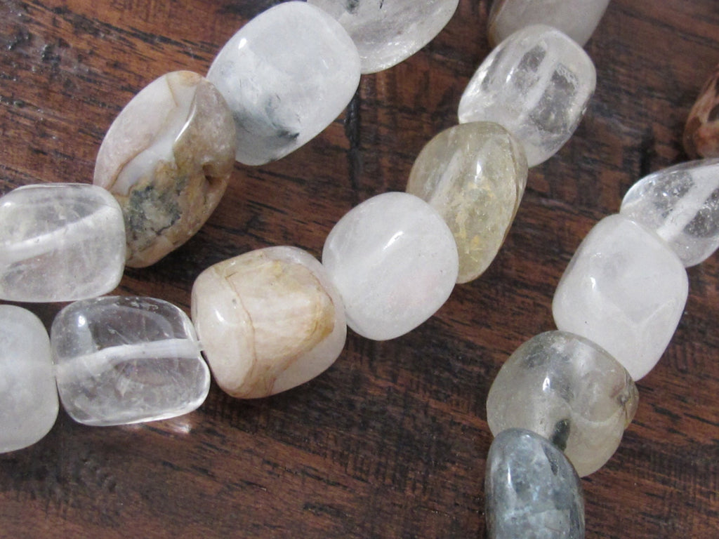 10 beads - Natural quartz beads from Nepal - GM281