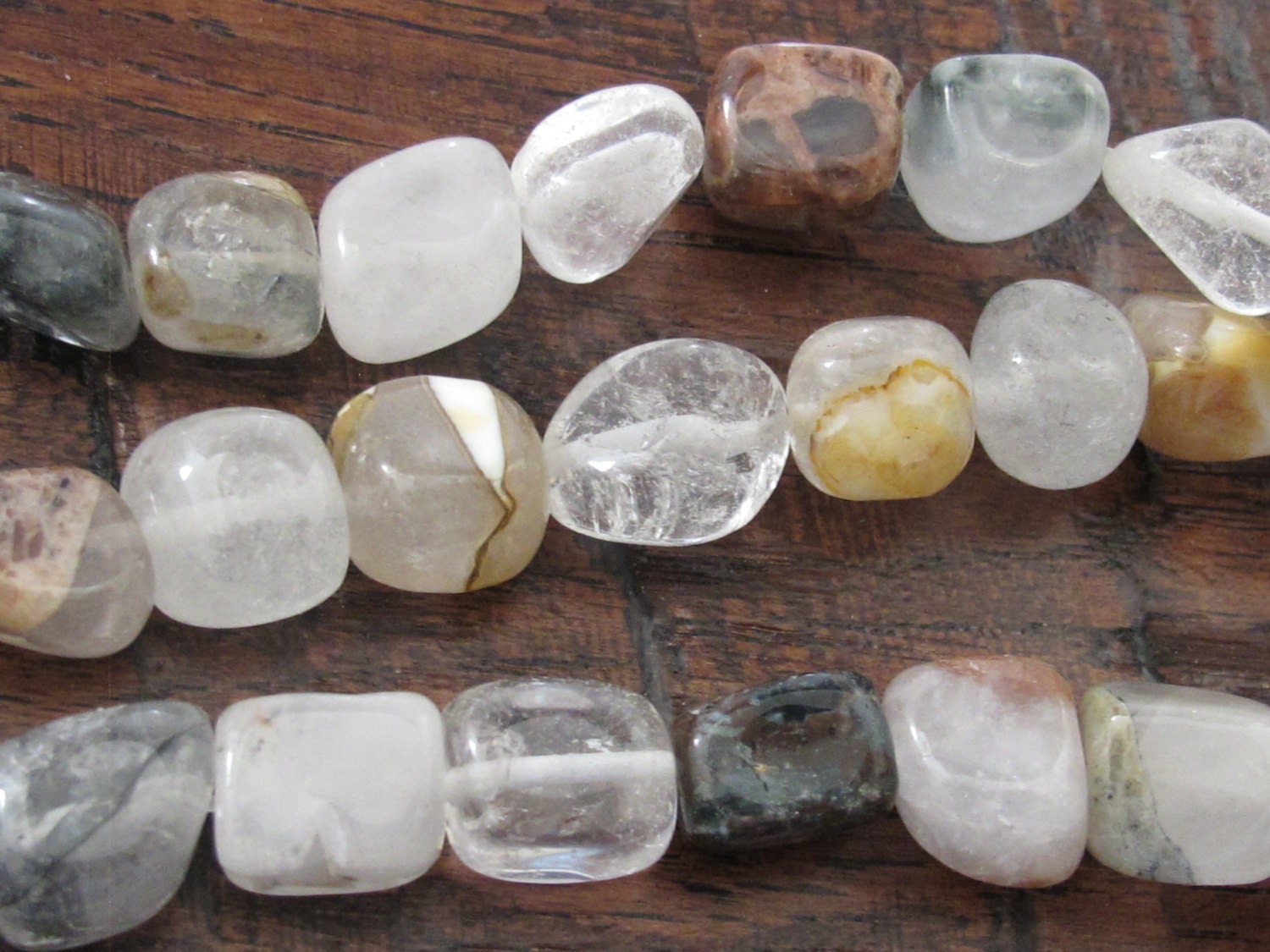 10 beads - Natural quartz beads from Nepal - GM281