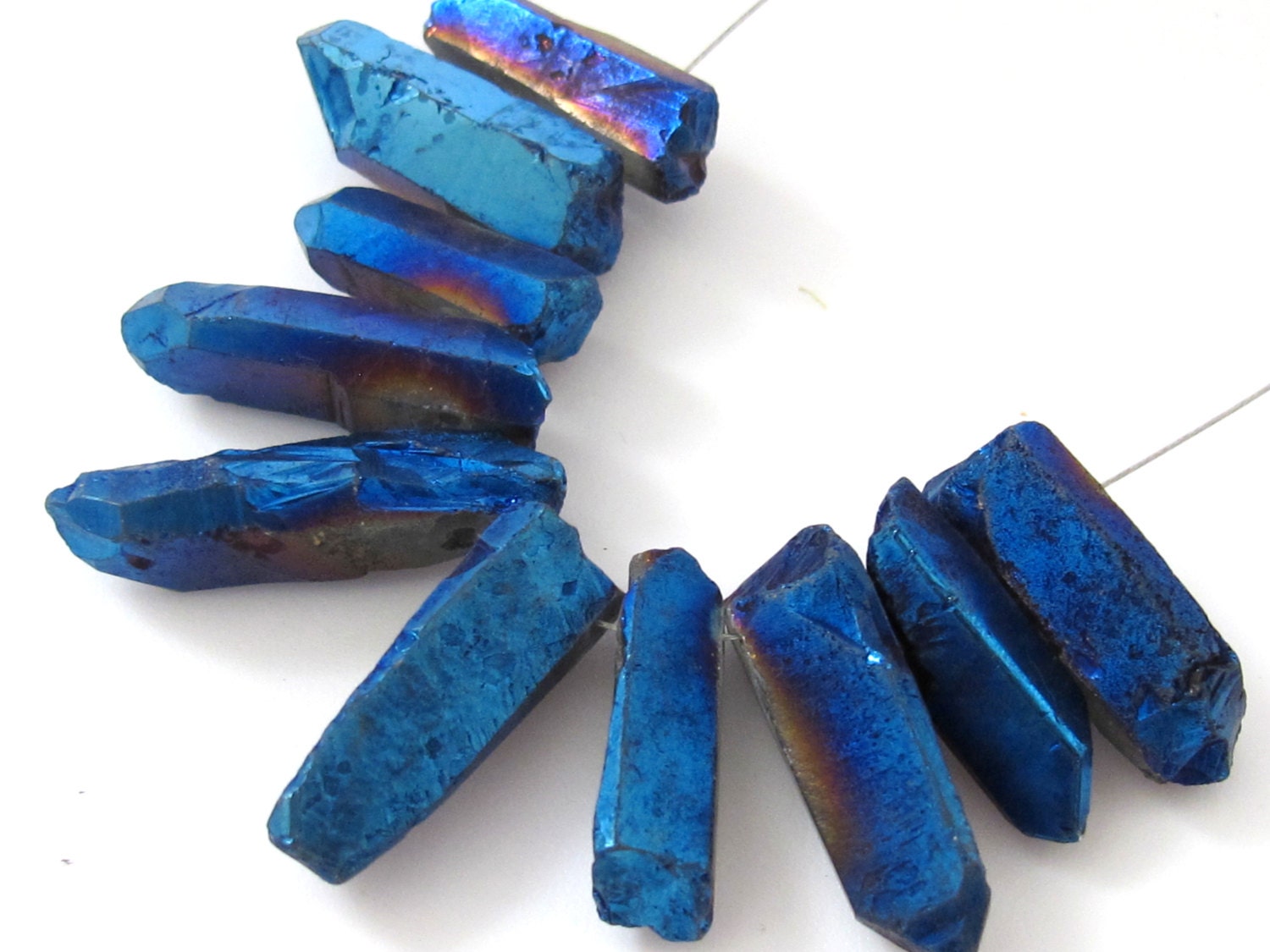 10 BEADS - Electrifying blue titanium quartz points - GM278