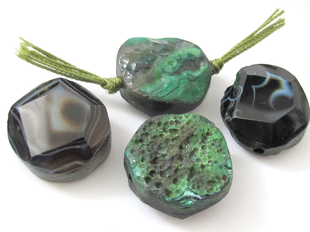 1 BEAD - Large size oval reversible Green color Natural rough agate coin slab beads and facet cut smooth on reverse side - GM289C