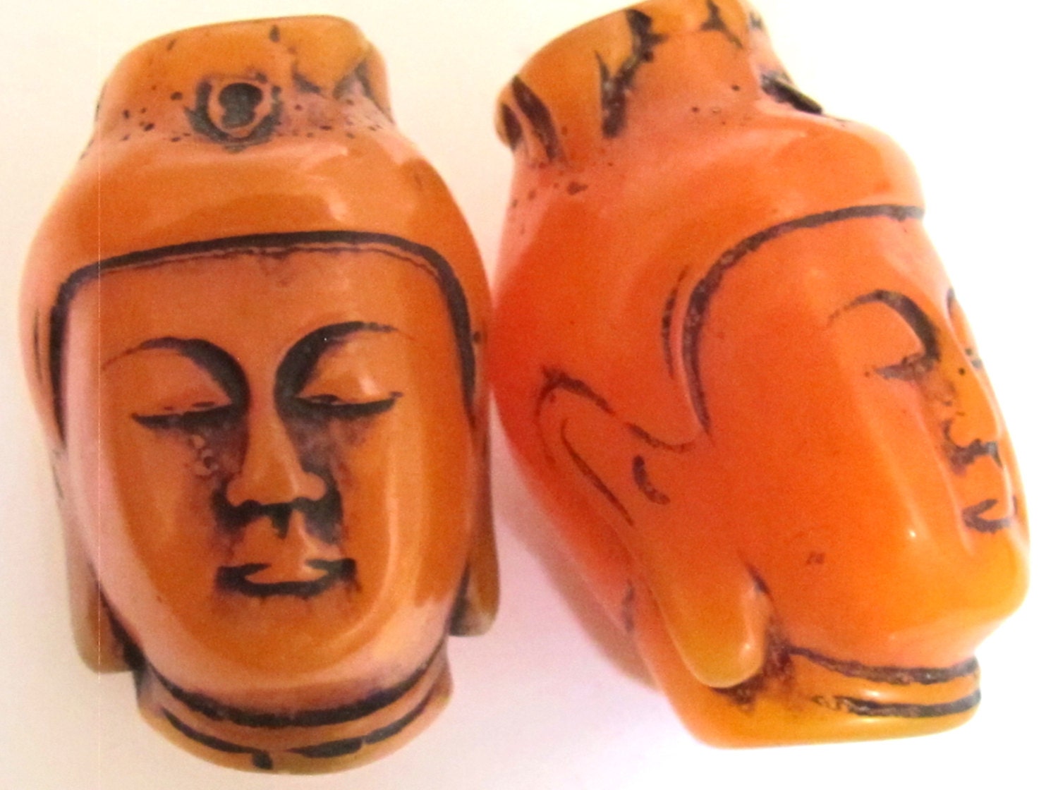 1 Large thick Tibetan Resin Buddha bead – Nepal Buddhist Jewelry Making Supply – Mala making Focal Bead - Decor BD561B