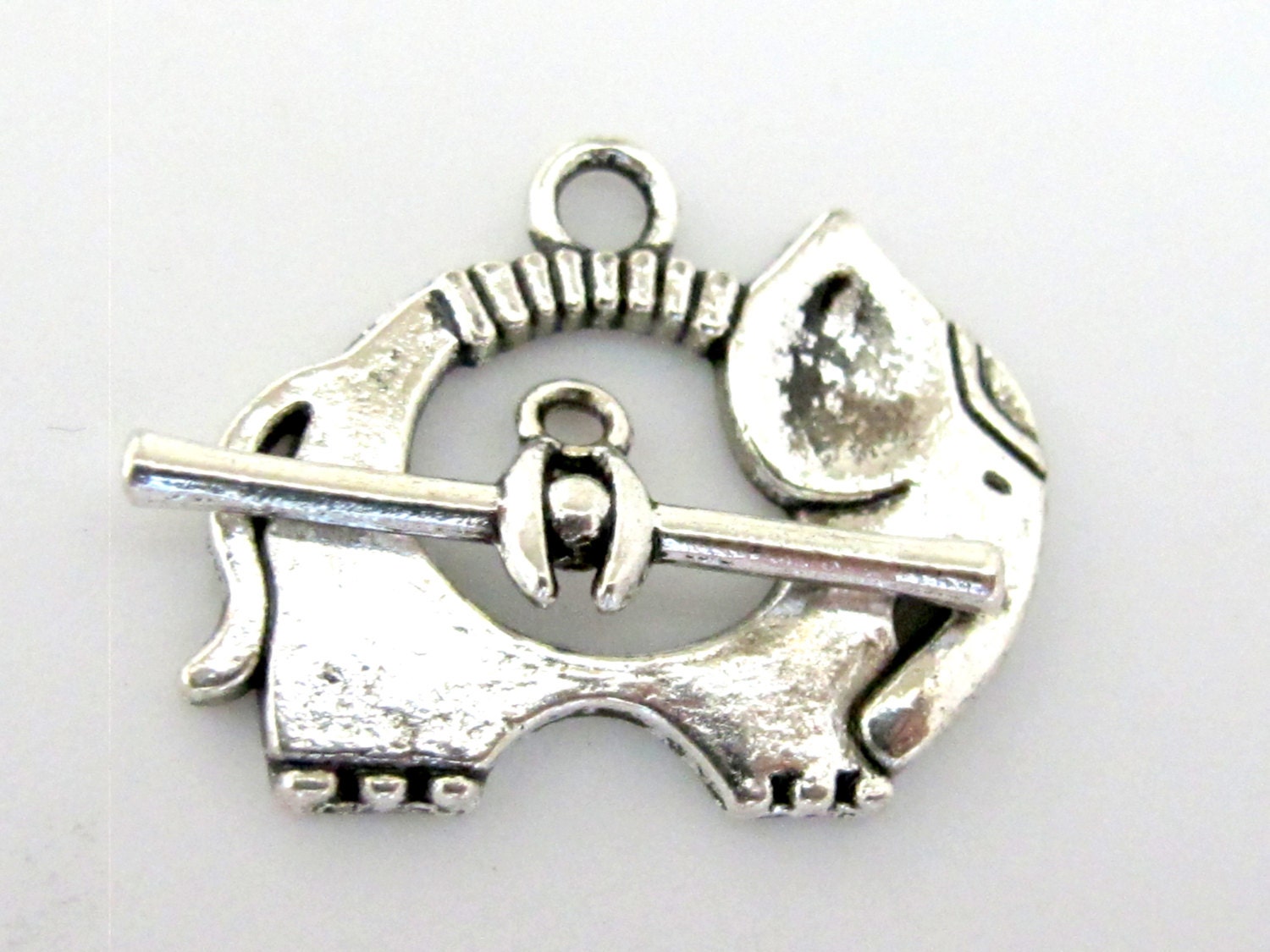 2 clasp sets - Silver tone elephant toggle clasp - BD572