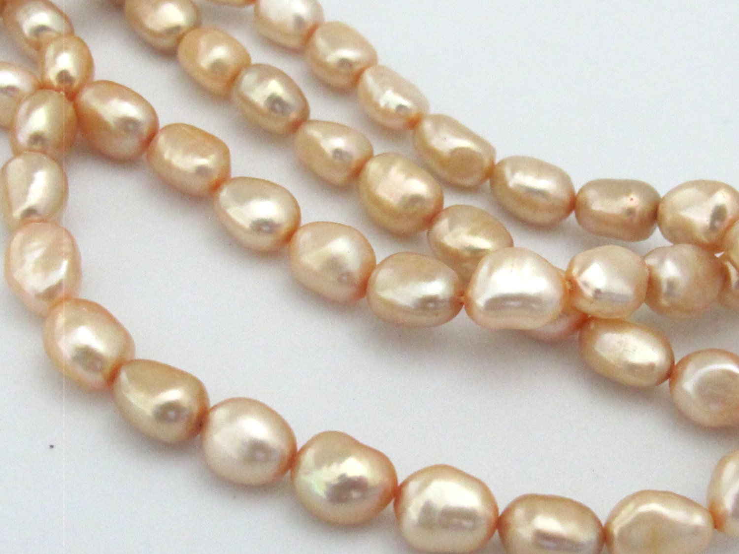 20 BEADS - Lustrous champagne color genuine freshwater cultured pearls - PL028