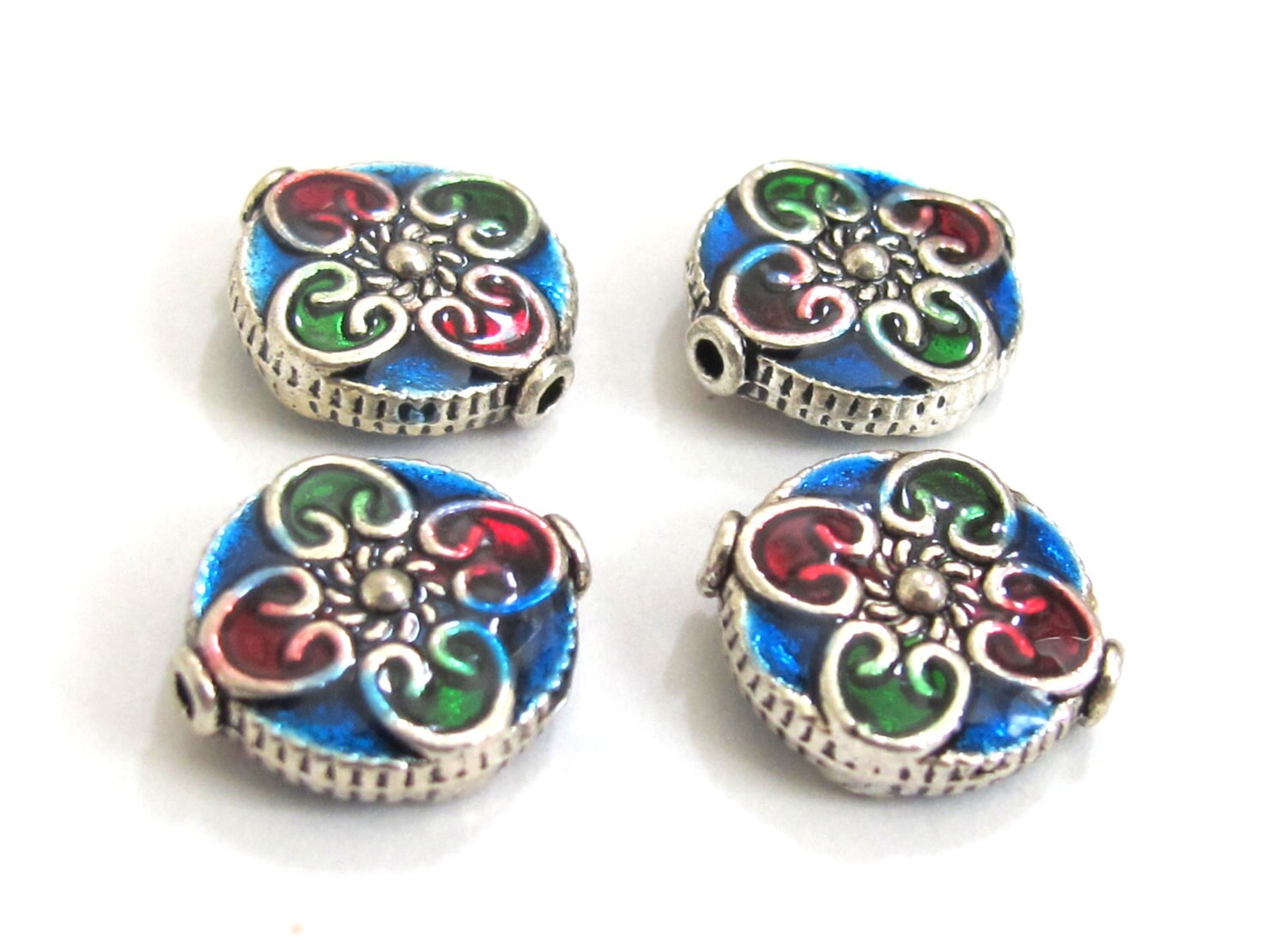 2 BEADS - Round flat disc silver color enamel inlaid floral heart with sun design beads - BD574