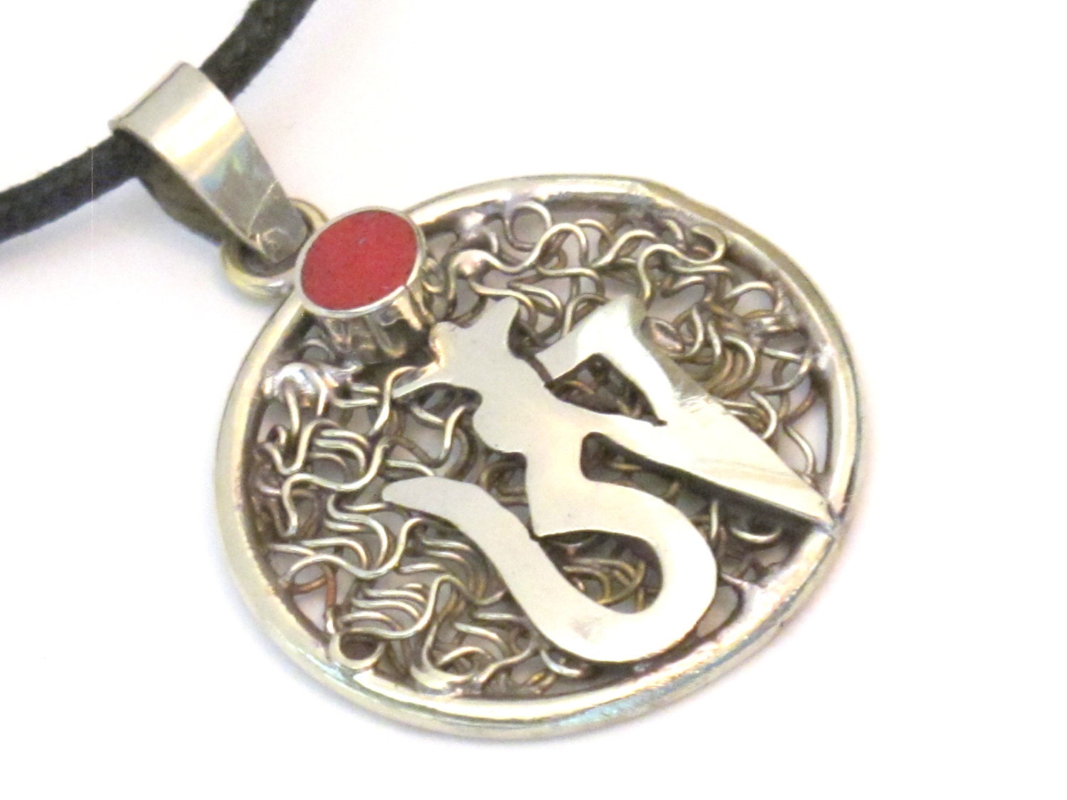 Tibetan silver wire mesh Om pendant with red inlay - PM226A