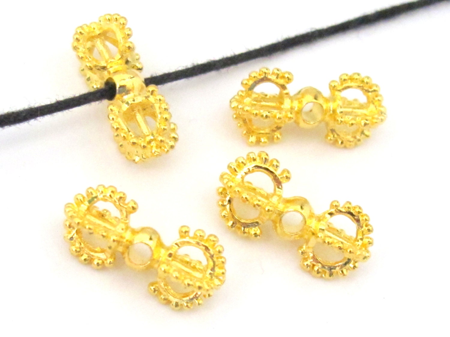 4 BEADS - Beautiful Tibetan gold tone finish plated dorje vajra beads mala spacer - BD581
