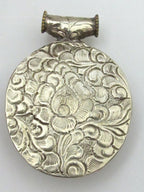Large Oval shape Tibetan Nepal antiqued silver finish Green lord Ganesha pendant with floral repousse on reverse - PM201G