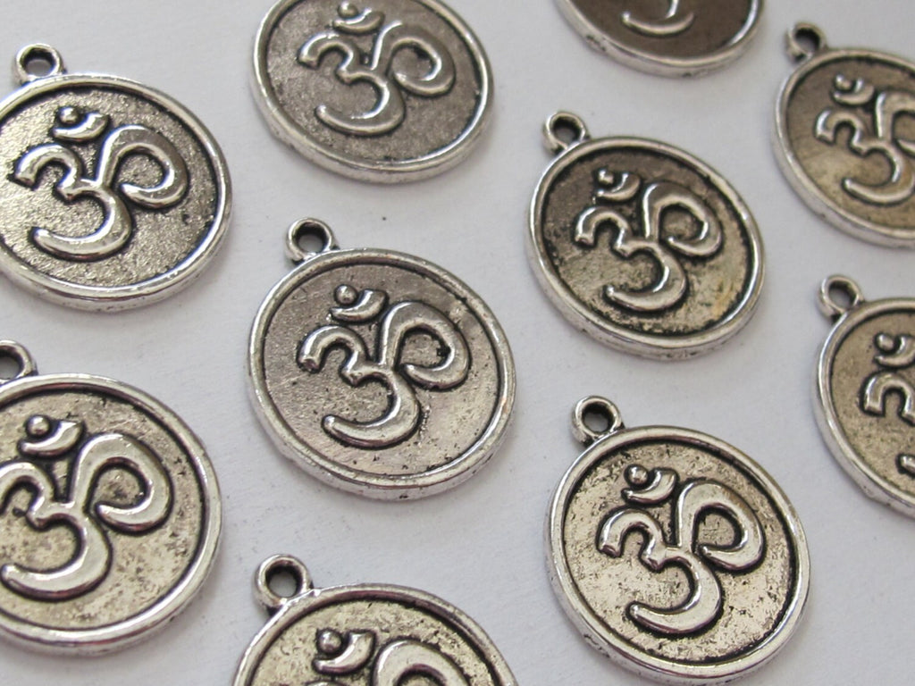 8 pieces - silver tone yoga meditation om metal disc charms beads - BD589