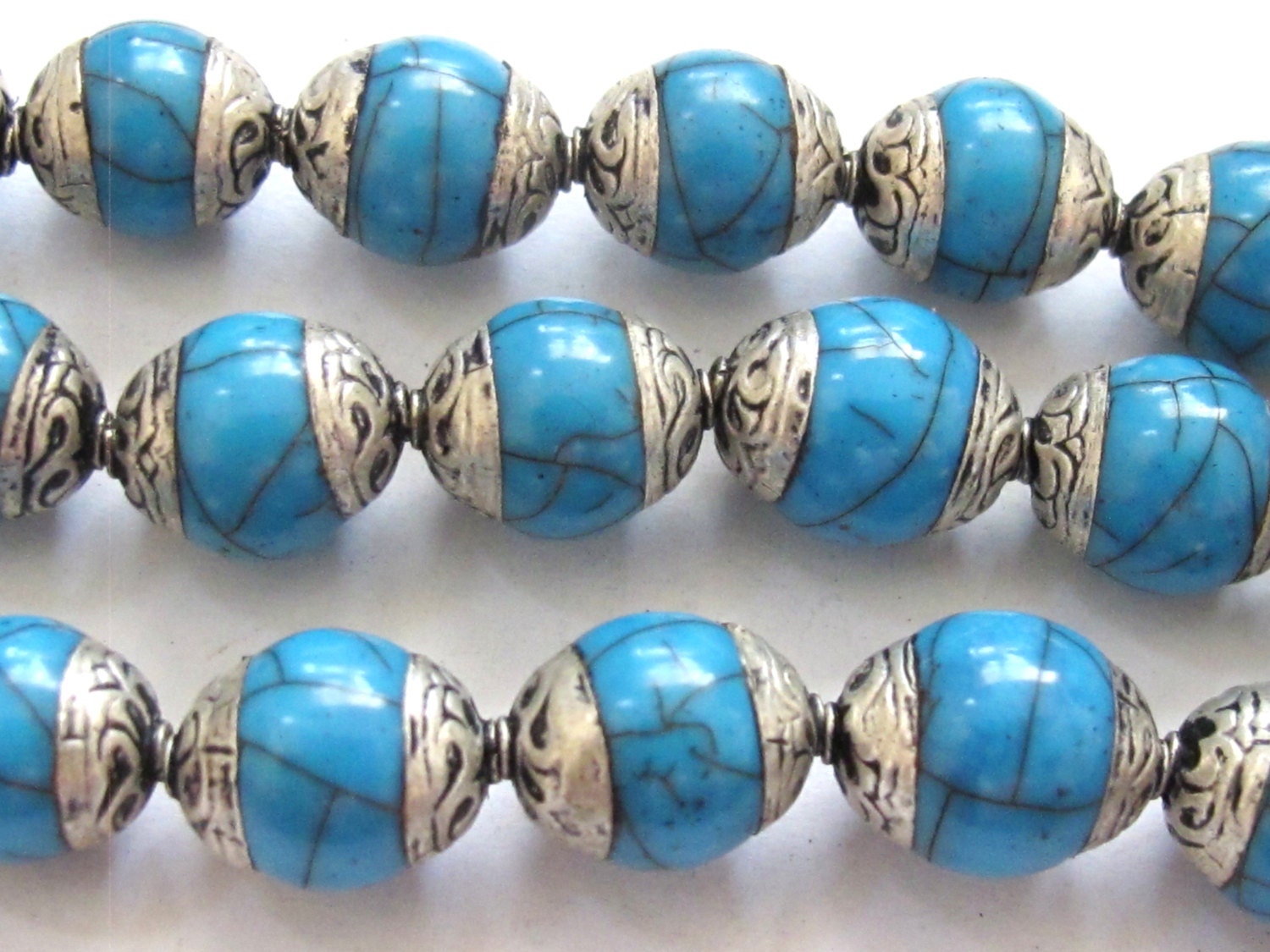 4 BEADS - Blue crackle resin Tibetan silver floral capped beads - BD587A