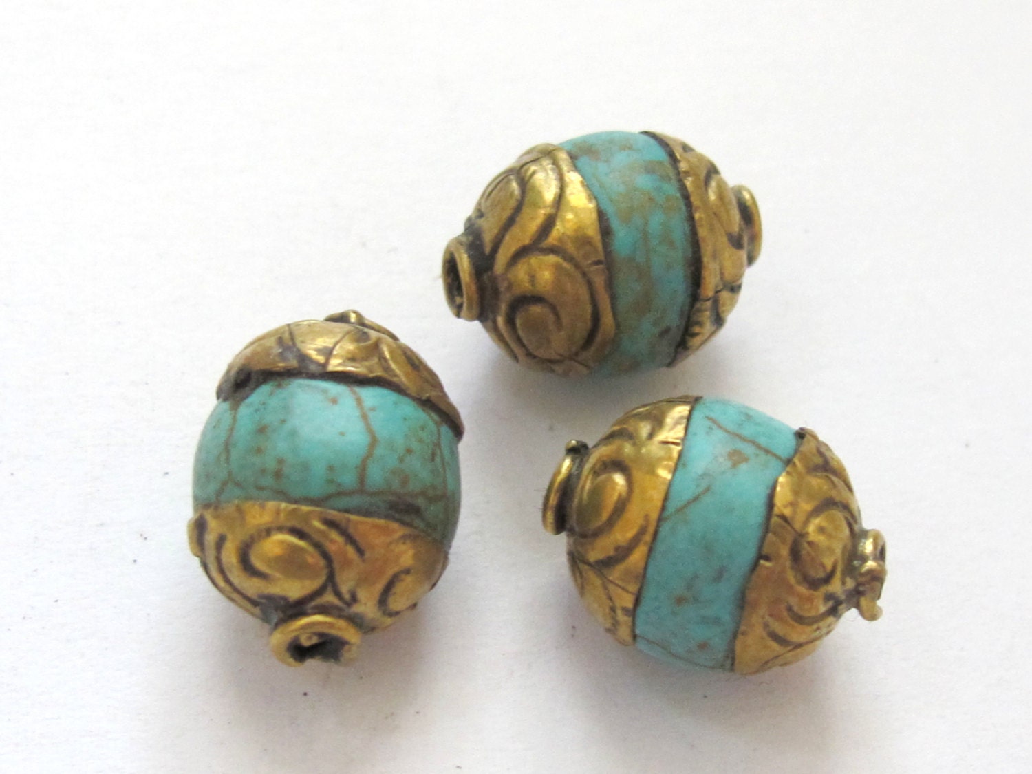 2 BEADS - Capped Tibetan turquoise gemstone beads from Nepal - BD596B