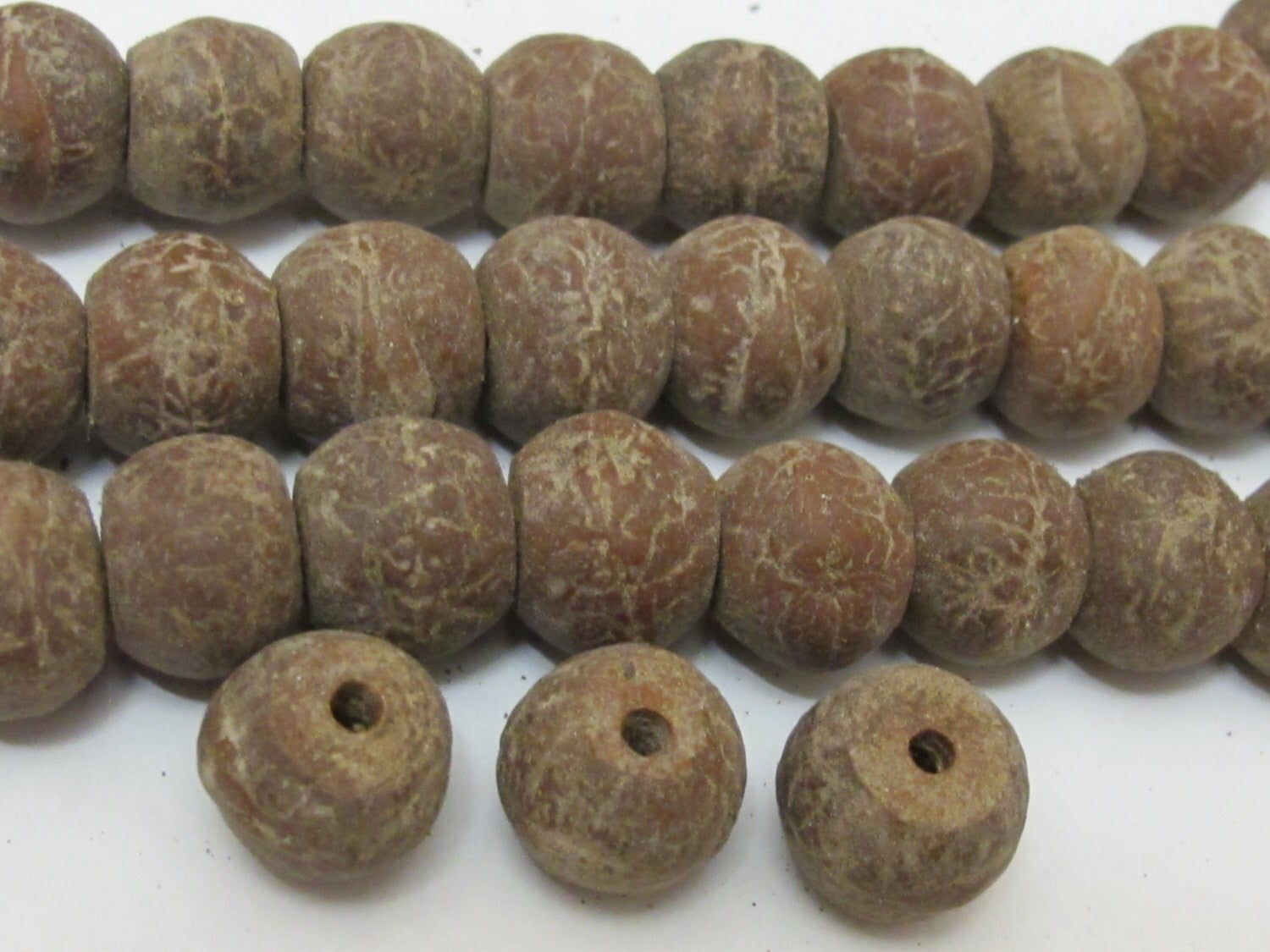 10 Beads - Tibetan natural old Bodhi seed beads 13 - 14 mm wide - NB015T