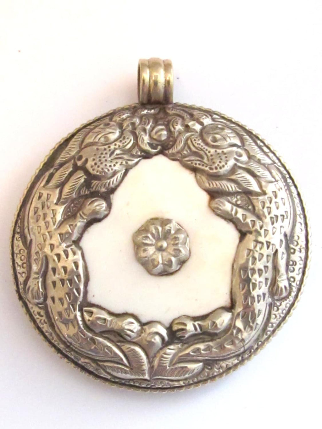 Ethnic Nepal pendant - Tibetan pendants - Exotic naga conch shell Tibetan silver double Dragon pendant - handmade in Nepal - PM245