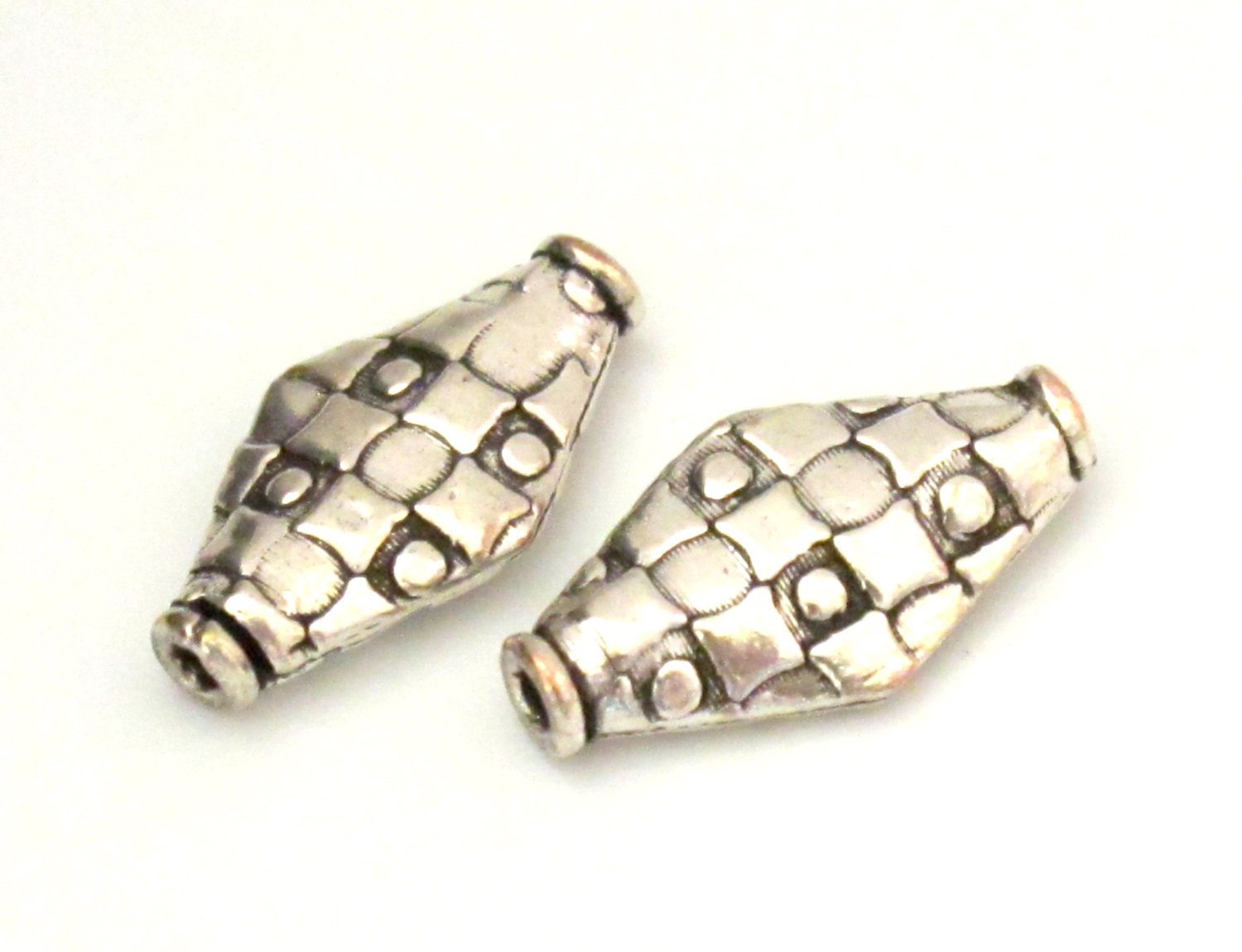 2 BEADS - Kite shape Sterling silver plated checker board design bead - BD603C