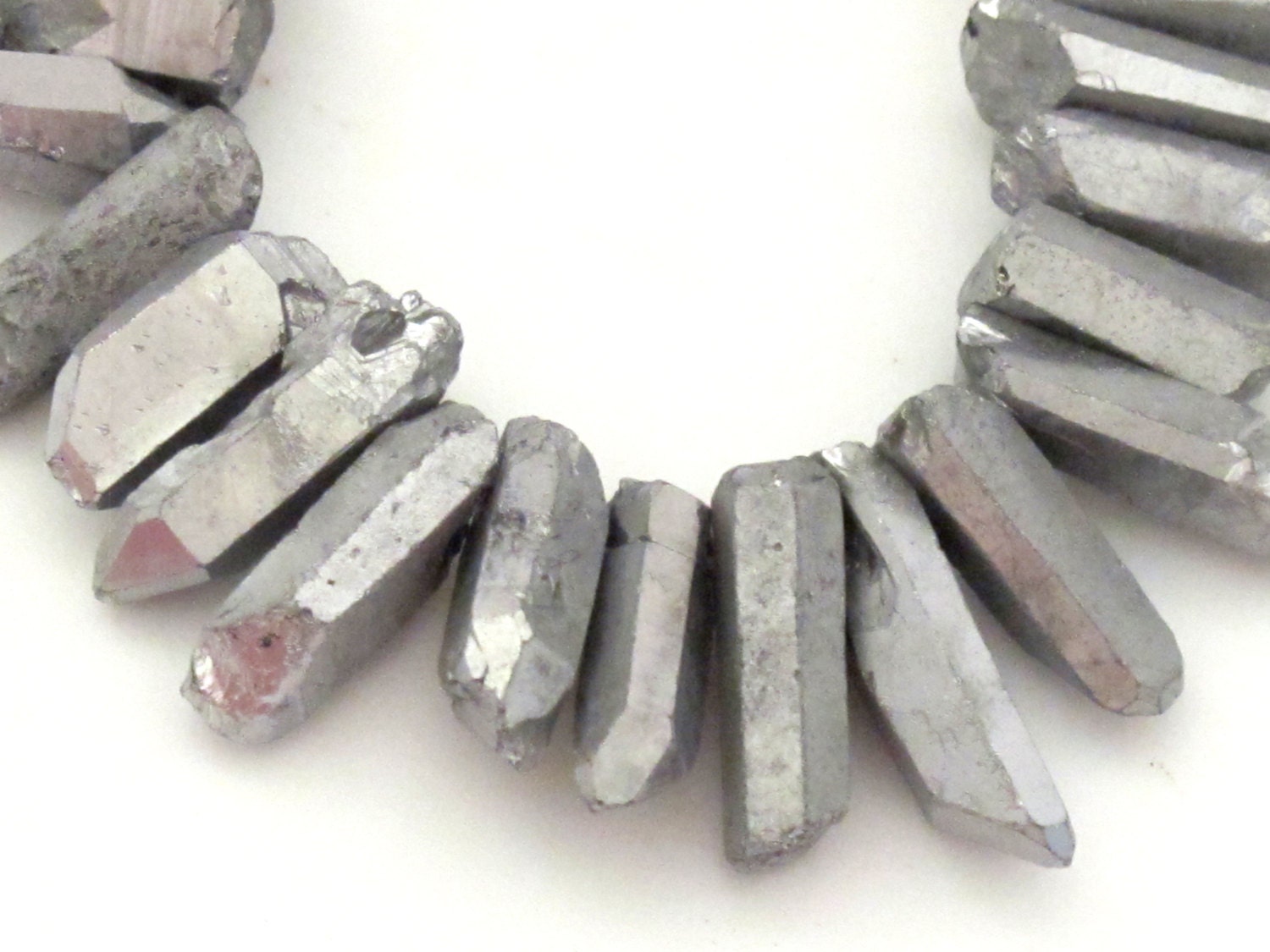 10 BEADS - Grey titanium quartz points - GM303