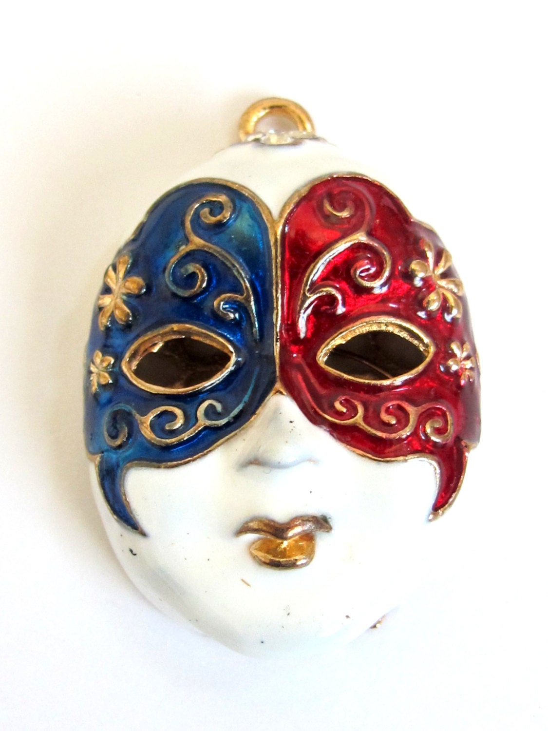 1 Piece - White enamel gold tone plated metal charm pendant 44 mm x 29 mm - PM252