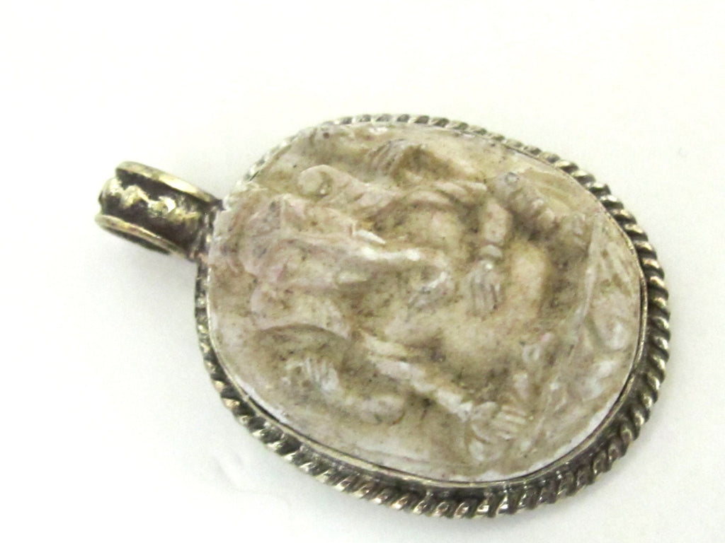 Oval shape Creamish white Ganesha pendant - tibetan pendants - nepal pendants - PS004A