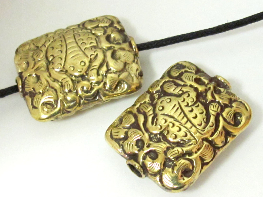 2 BEADS-Large 32 x 26 mm size Tibetan brass repousse frog design focal pendant bead - BD609