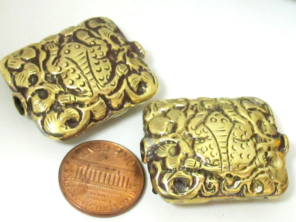 2 BEADS-Large 32 x 26 mm size Tibetan brass repousse frog design focal pendant bead - BD609