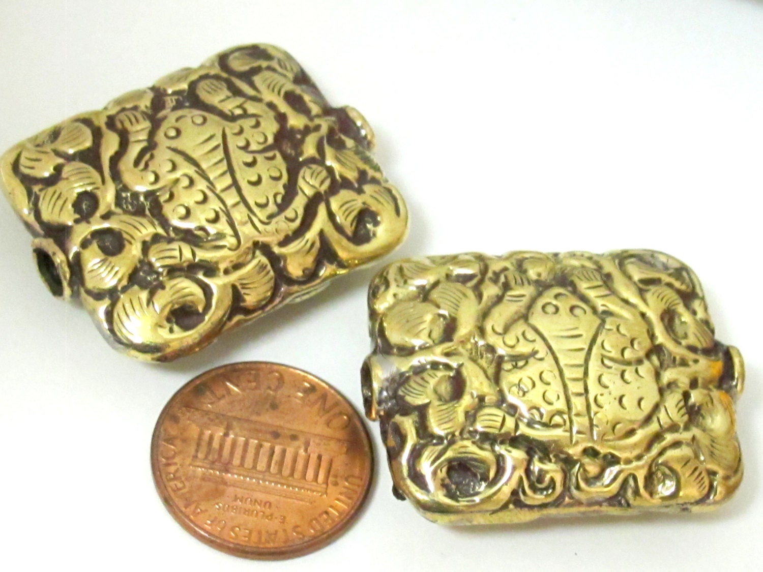 1 BEAD-Large 32 x 26 mm size Tibetan brass repousse frog design focal pendant bead - BD609
