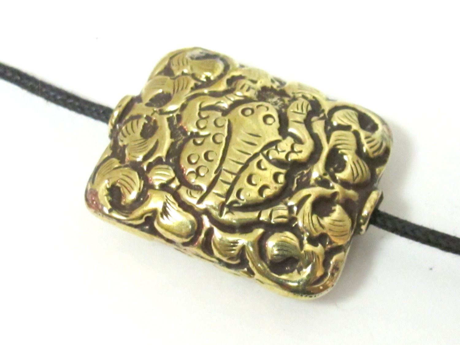 1 BEAD-Large 32 x 26 mm size Tibetan brass repousse frog design focal pendant bead - BD609