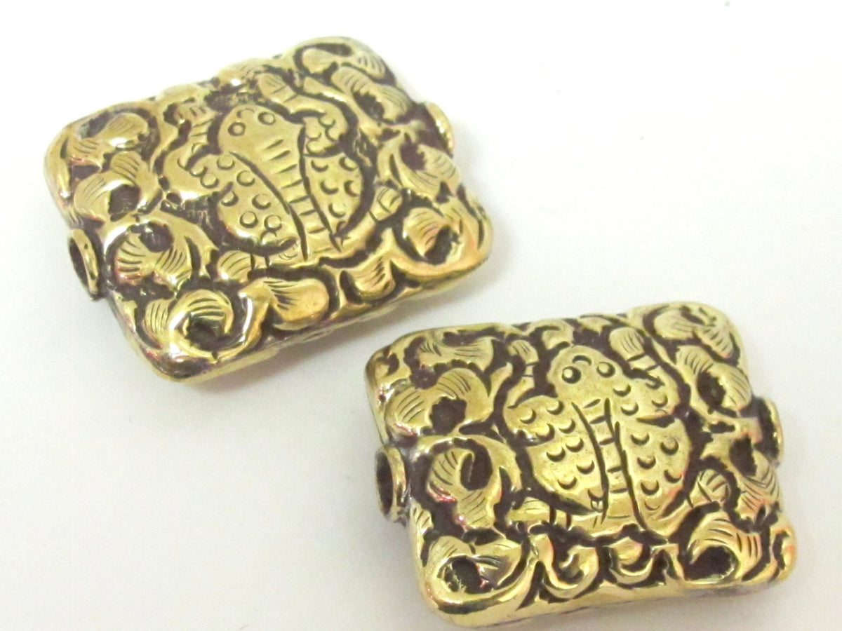 2 BEADS-Large 32 x 26 mm size Tibetan brass repousse frog design focal pendant bead - BD609