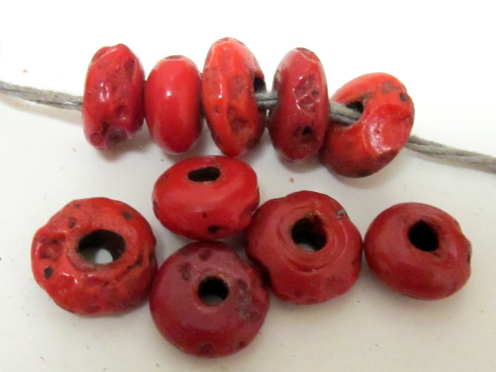 10 BEADS - Red sherpa Nepalese Glass beads - BD610A