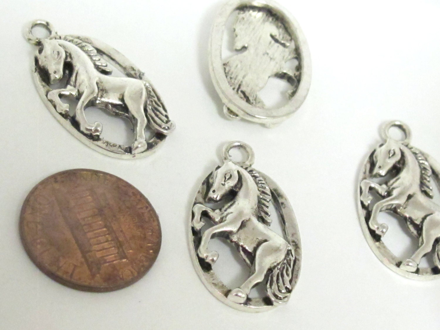 2 - Horse charms oval shape antiqued silver finish - CM081