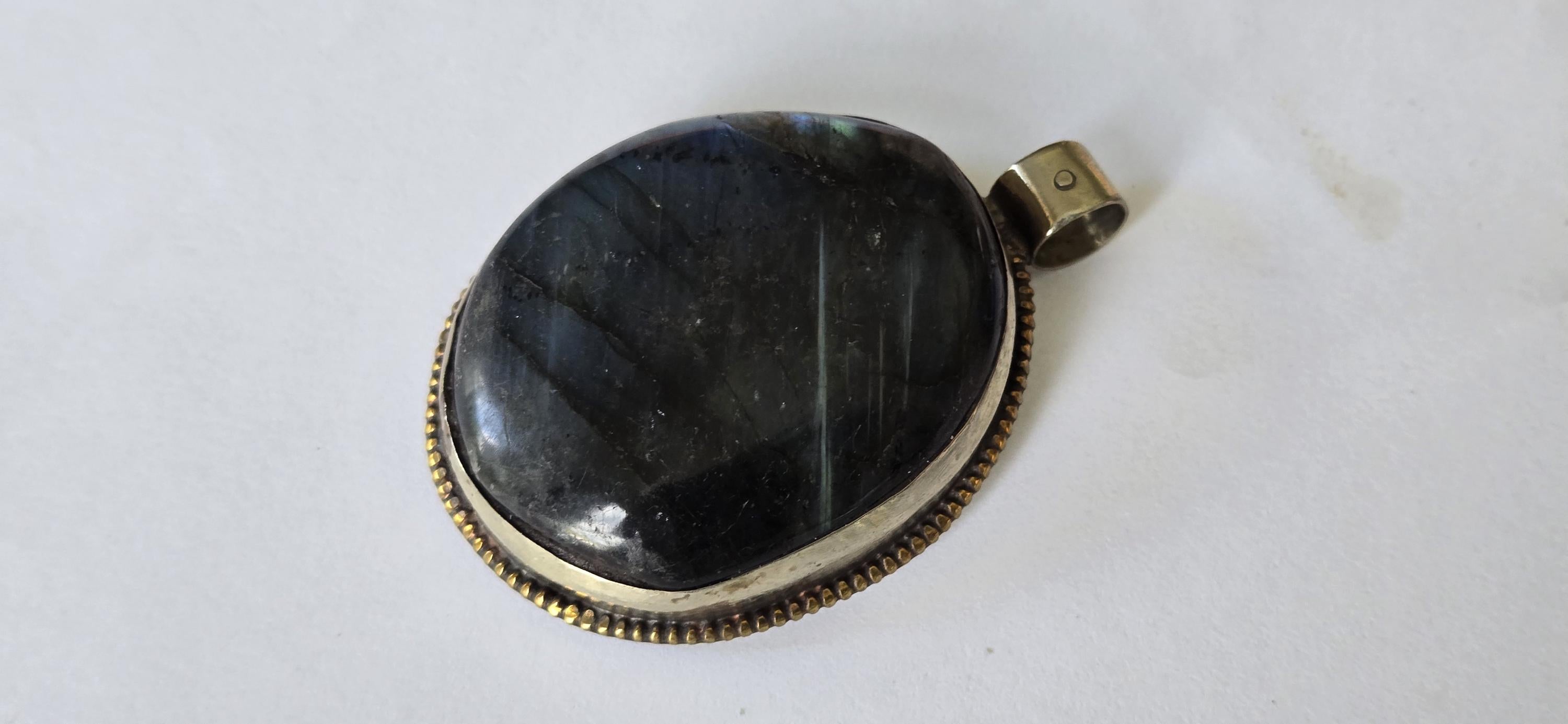 1 Pendant Tibetan Nepal flashy Labradorite gemstone pendant with flower carving on other side PM599K - RL003A