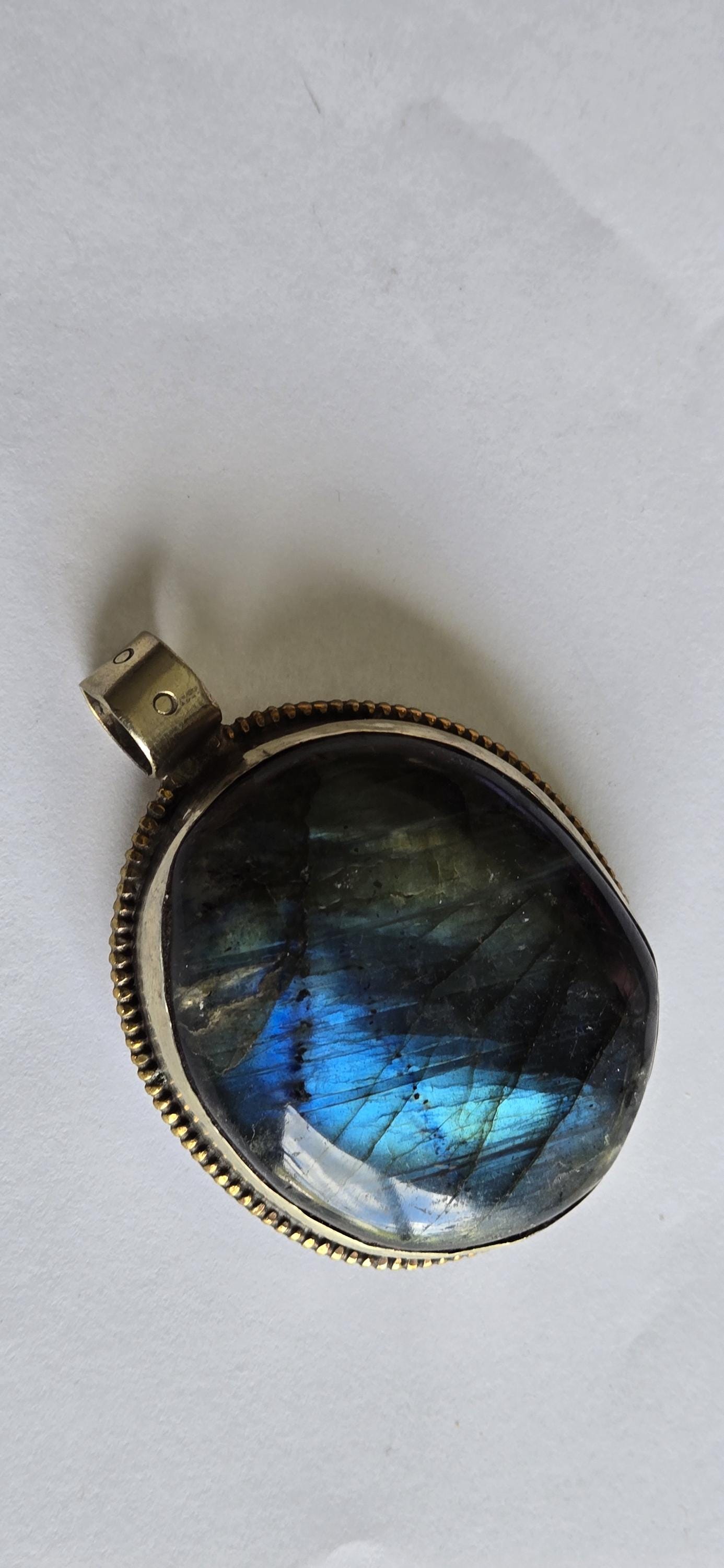 1 Pendant Tibetan Nepal flashy Labradorite gemstone pendant with flower carving on other side PM599K - RL003A