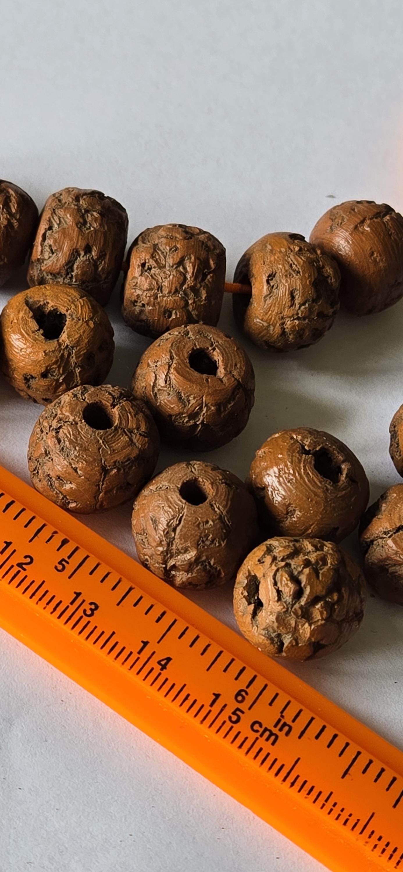 10 Beads - Large size old bodhi seed beads from Nepal - NB147