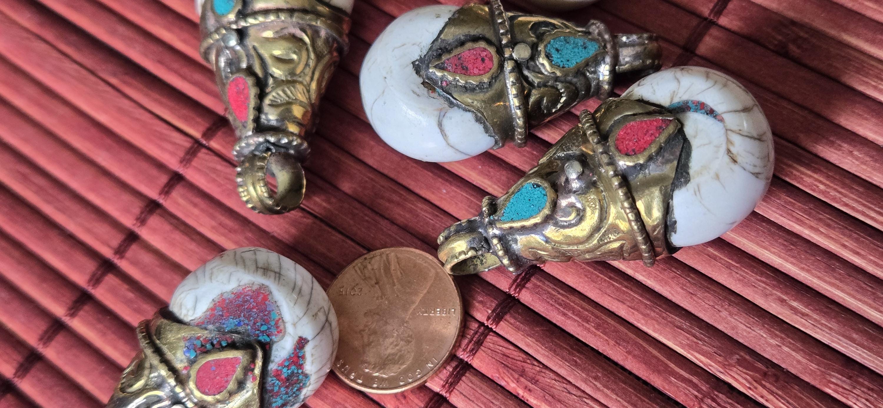 1 Pendant - Nepalese Brass capped naga conch shell drop pendant with turquoise coral inlay - PM487