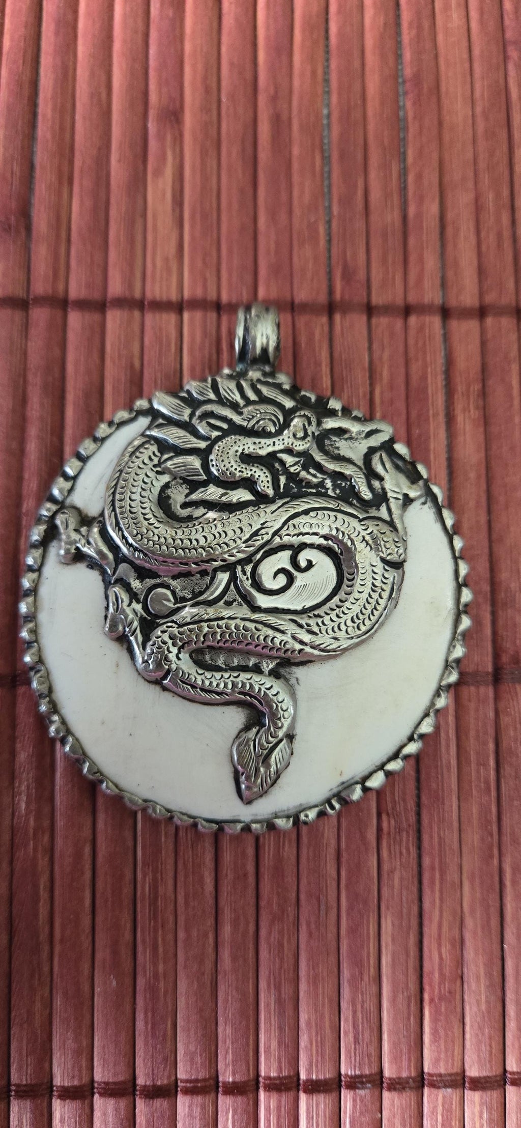 1 pendant - Large bold Tibetan Silver Repousse tribal naga conch shell pendant with tibetan coiled snake dragon carving - PM492G