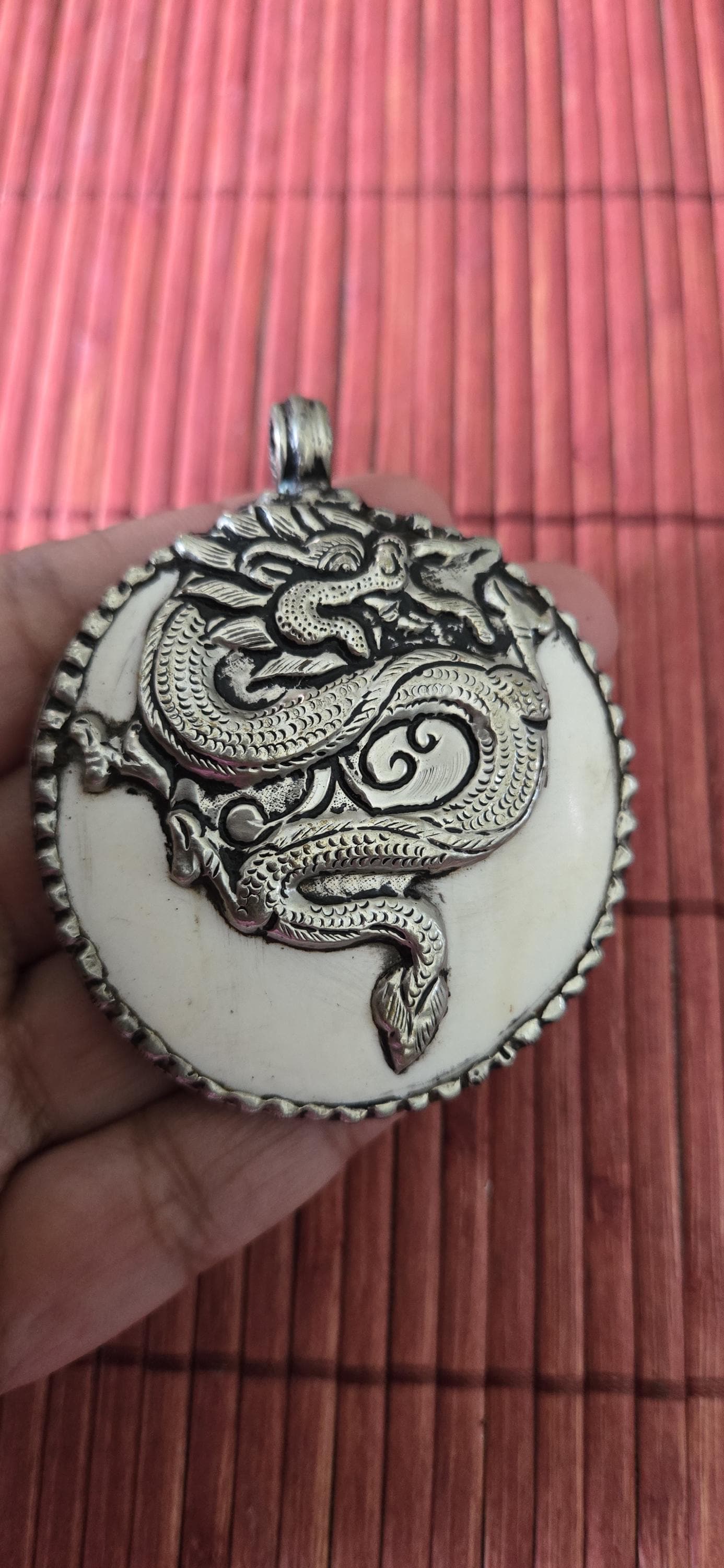 1 pendant - Large bold Tibetan Silver Repousse tribal naga conch shell pendant with tibetan coiled snake dragon carving - PM492G