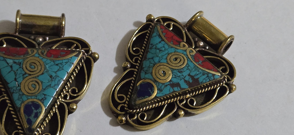 1 Pendant - Ethnic Nepalese Triangle shape double spiral brass pendant with turquoise coral inlay - PM434B
