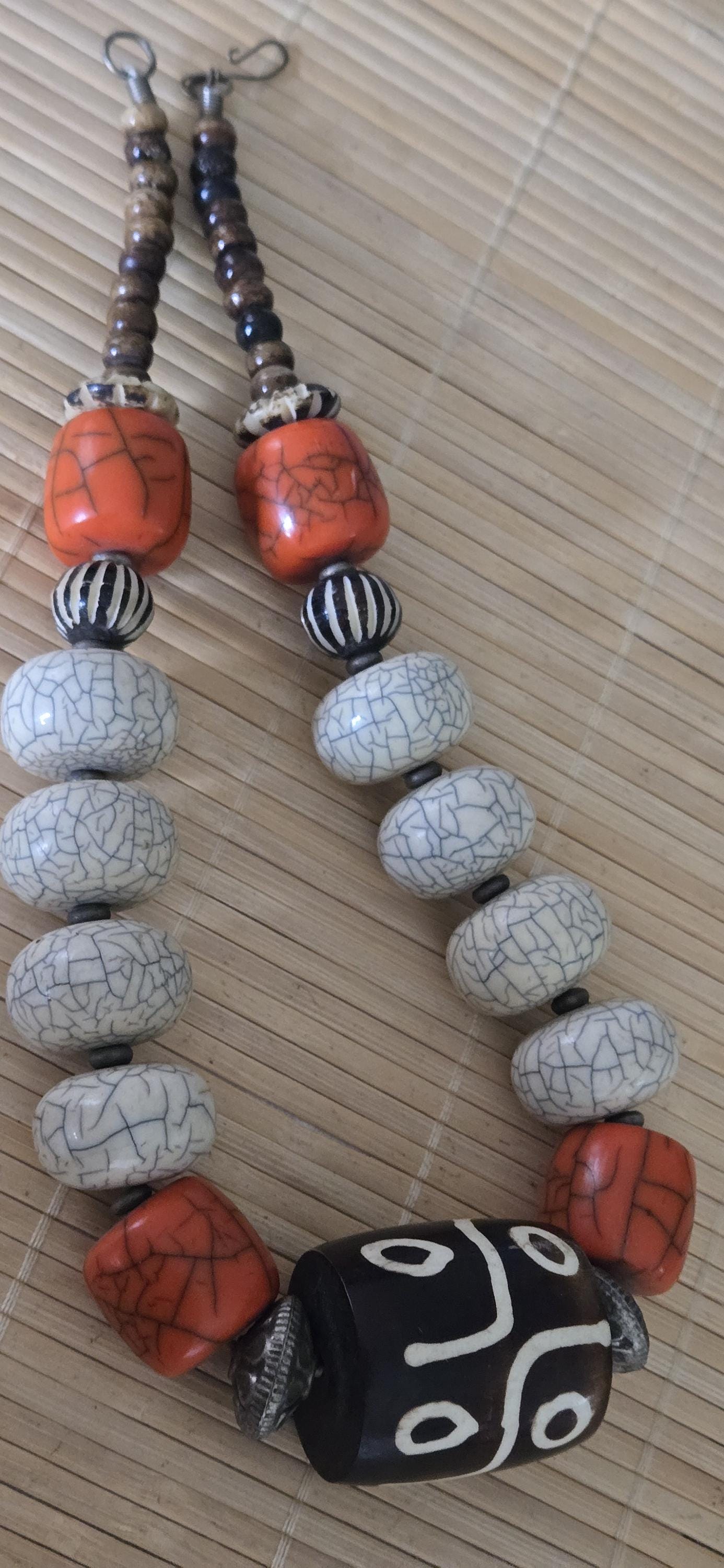 Old Tibetan beads batik bone bead crackle resin beads necklace bold heavy beads strand from Nepal STR004G