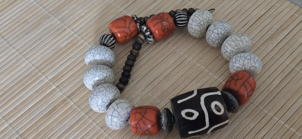 Old Tibetan beads batik bone bead crackle resin beads necklace bold heavy beads strand from Nepal STR004G