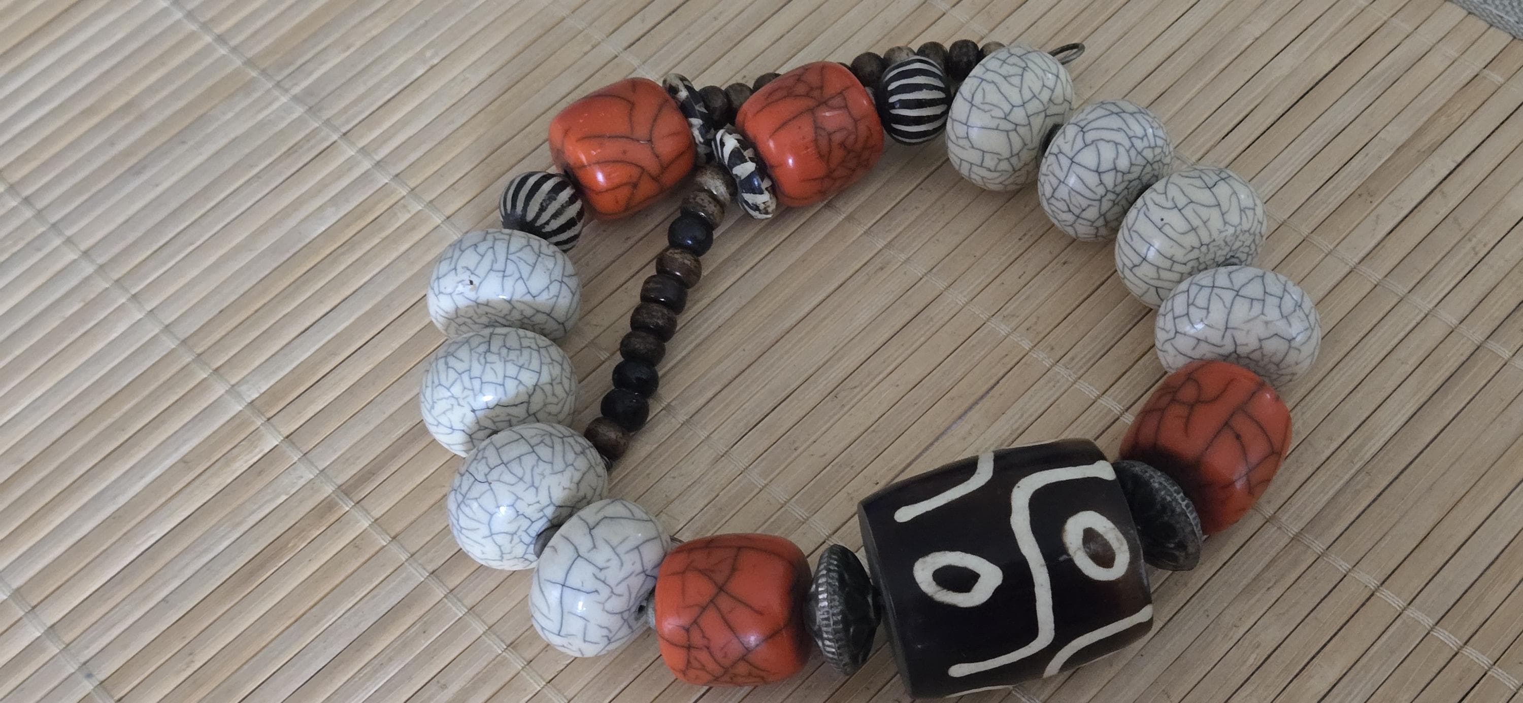Old Tibetan beads batik bone bead crackle resin beads necklace bold heavy beads strand from Nepal STR004G