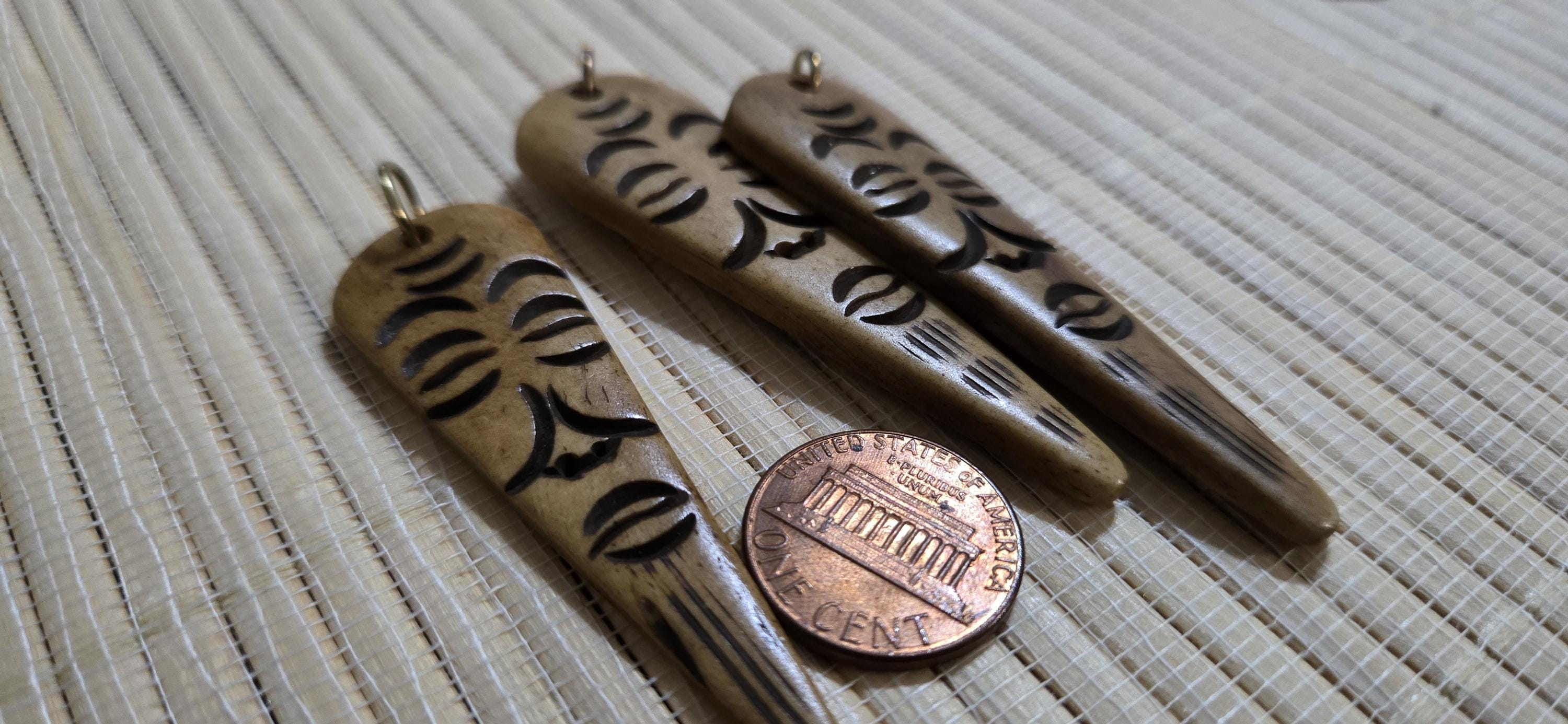 1 pendant - Tribal Face carved cattle bone Pendant – Triangular point face carving from Nepal – PB052C