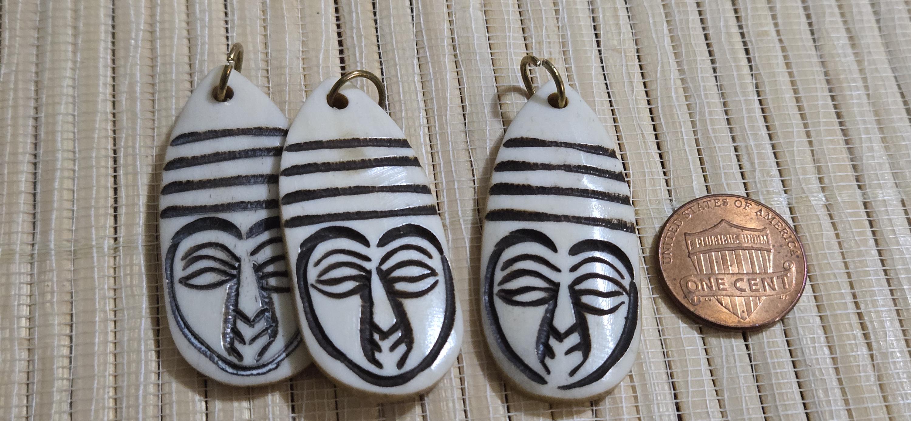 Tibetan carved buddha monk face recycled Cattle Bone pendant - Nepal amulet charm – 1 pendant - PB051C