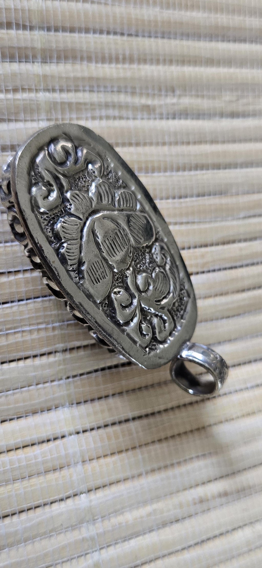 Carnelian Pendant - Tibetan antiqued silver finish old carnelian himalayan gemstone inlaid pendant reverse side flower carving - PM002E