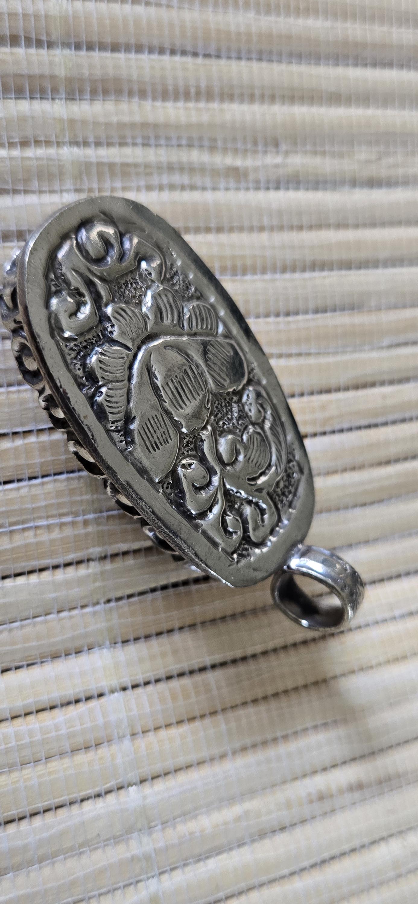 Carnelian Pendant - Tibetan antiqued silver finish old carnelian himalayan gemstone inlaid pendant reverse side flower carving - PM002E