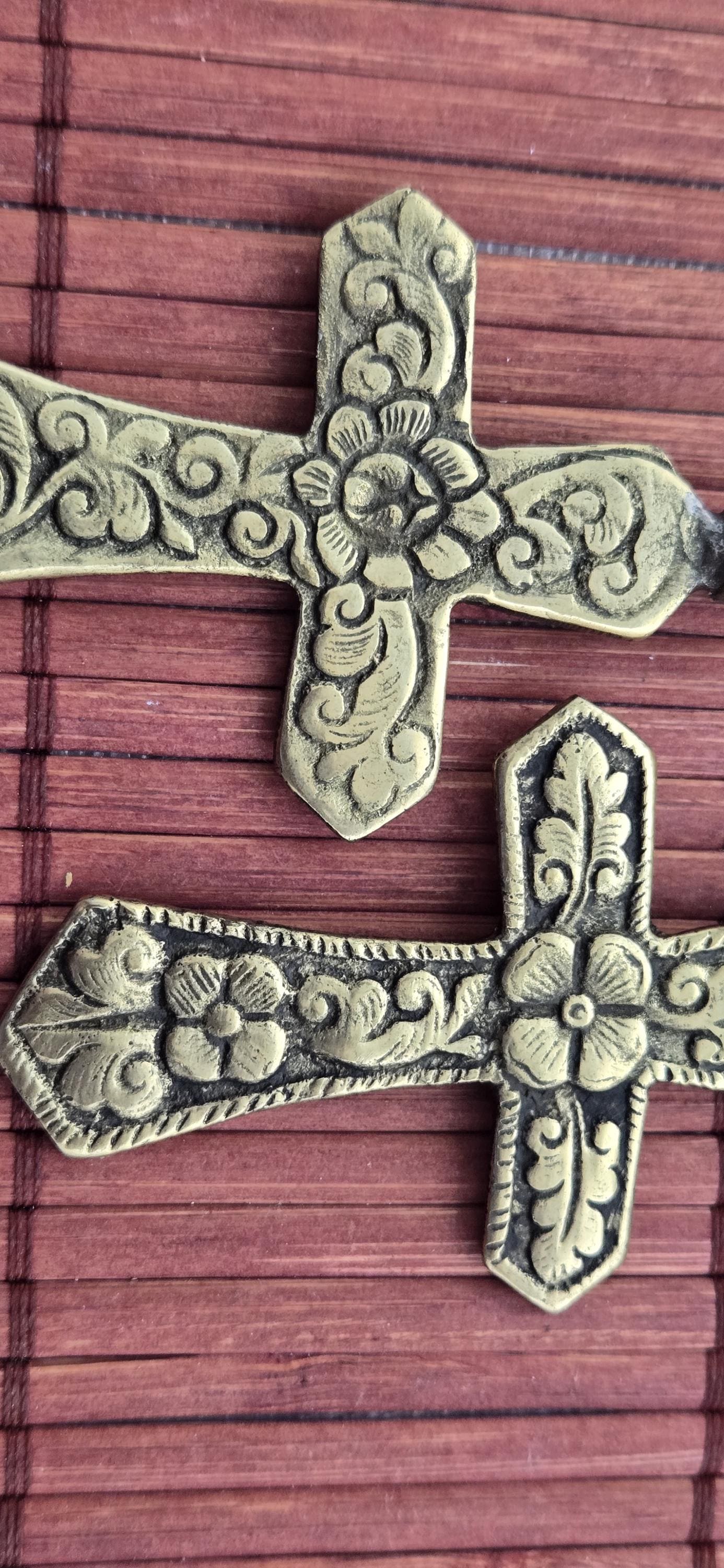 Reversible Tibetan Brass Cross Pendant – Hand-Carved Floral Design on Both Sides – Nepalese Artisan Jewelry – PM002E