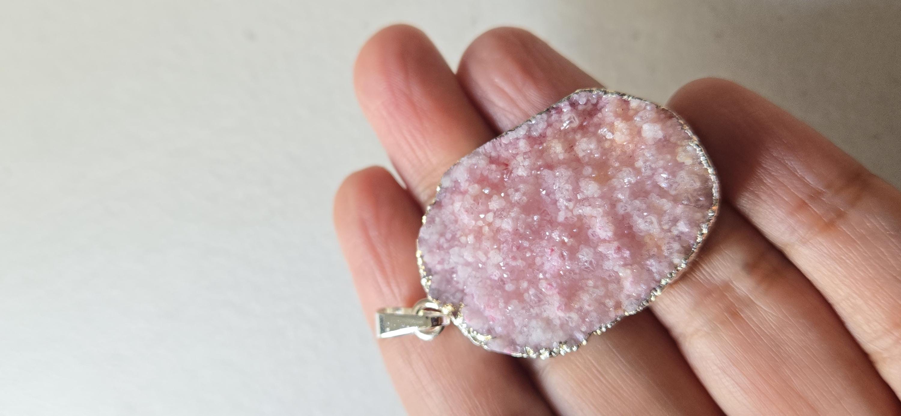 Pink quartz shimmer Druzy agate geode silver edged pendant - SP020E